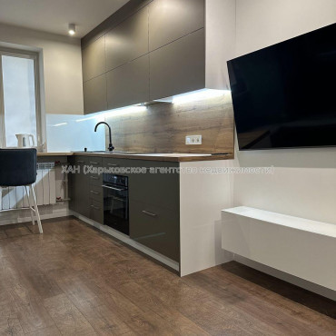 Продам квартиру, Жасминовый б-р , 3 кім., 56 м², евроремонт 