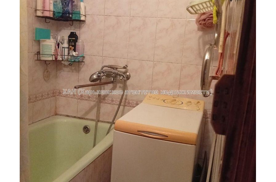 Продам квартиру, Каденюка ул. , 3  ком., 65 м², косметический ремонт 