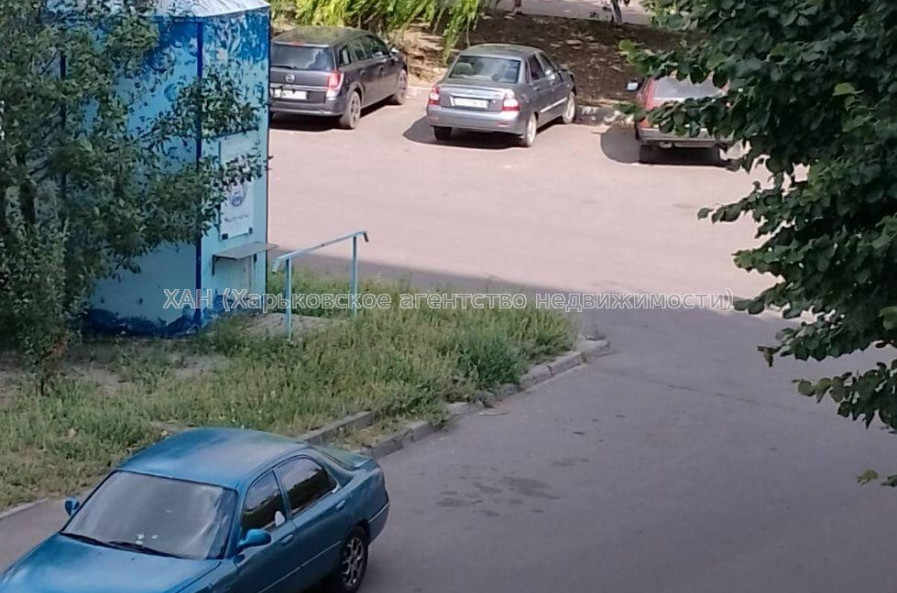 Продам квартиру, Каденюка ул. , 3  ком., 65 м², косметический ремонт 
