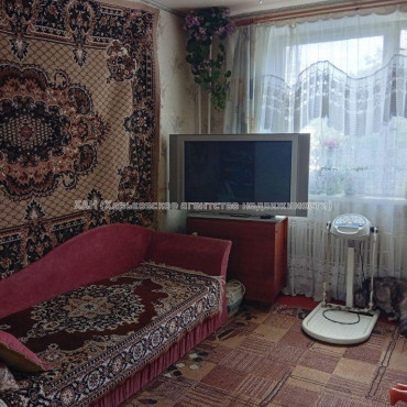 Продам квартиру, Каденюка ул. , 3  ком., 65 м², косметический ремонт 