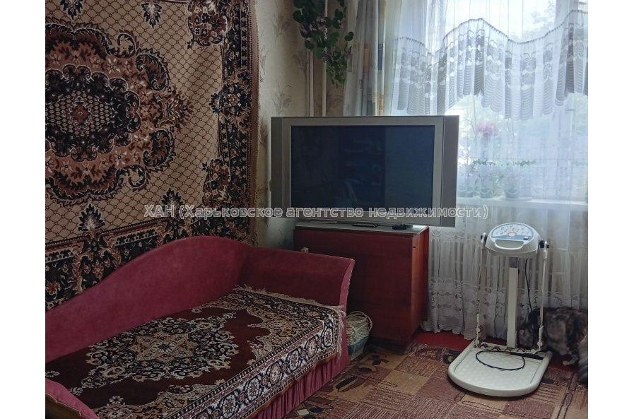 Продам квартиру, Каденюка ул. , 3  ком., 65 м², косметический ремонт 