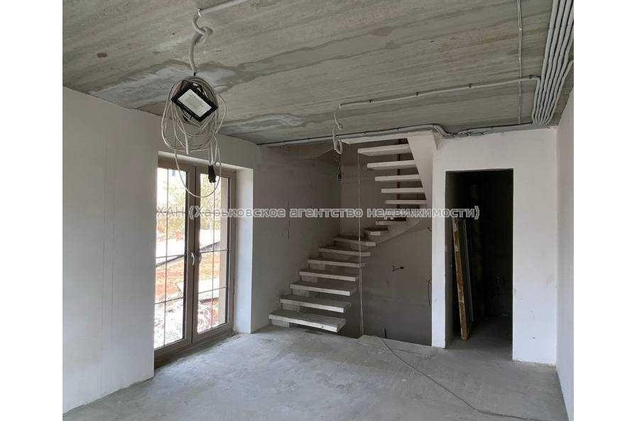 Продам квартиру, Конторская ул. , 3 кім., 94 м², без отделочных работ 