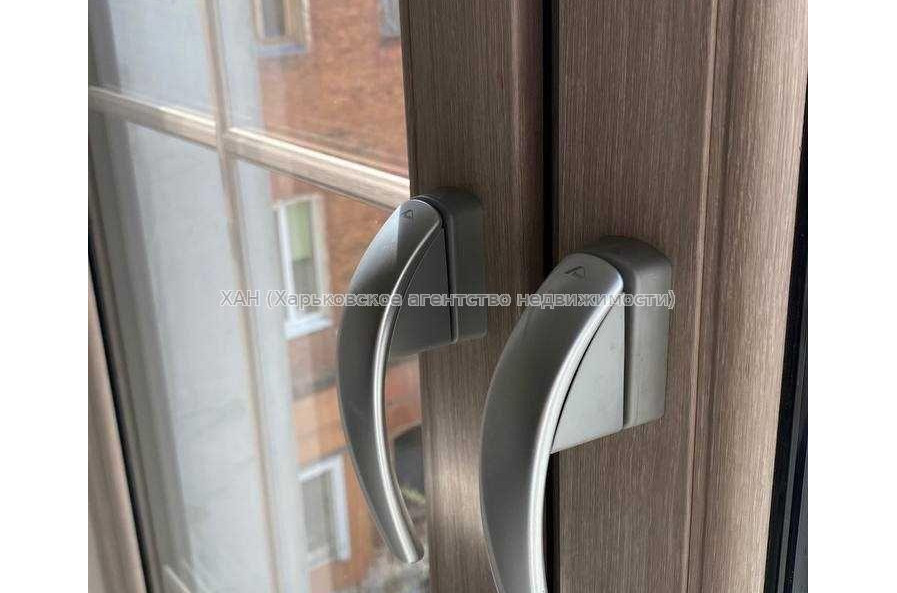 Продам квартиру, Конторская ул. , 3 кім., 94 м², без отделочных работ 