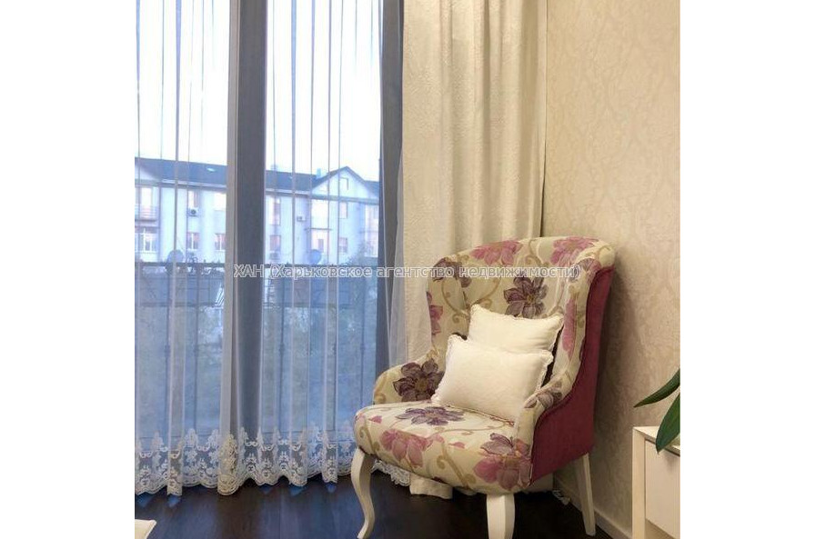 Продам квартиру, Новоалександровская ул. , 3 кім., 100 м², авторский дизайн 