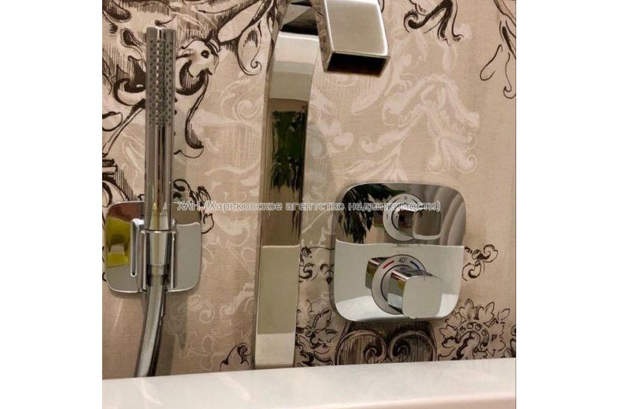 Продам квартиру, Новоалександровская ул. , 3 кім., 100 м², авторский дизайн 