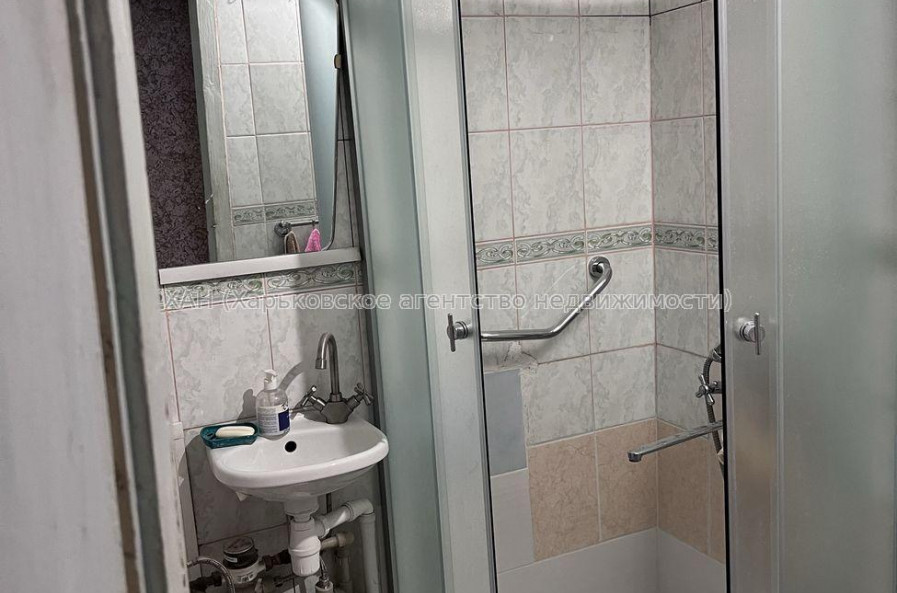 Продам квартиру, Ньютона ул. , 1  ком., 32 м², советский ремонт 