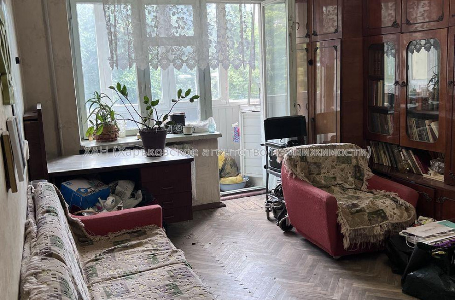 Продам квартиру, Ньютона ул. , 1  ком., 32 м², советский ремонт 