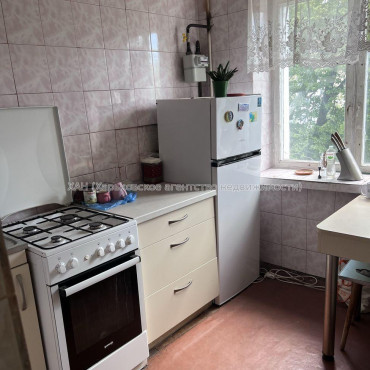 Продам квартиру, Ньютона ул. , 1  ком., 32 м², советский ремонт 