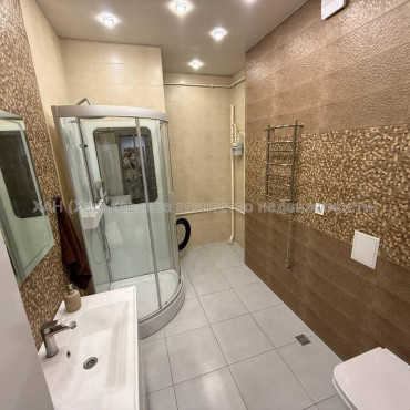Продам квартиру, Дмитриевская ул. , 4  ком., 120 м², авторский дизайн 