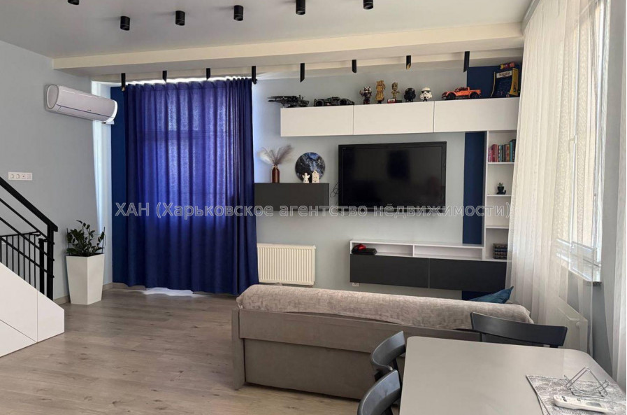 Продам квартиру, Дмитриевская ул. , 4  ком., 120 м², авторский дизайн 