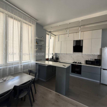Продам квартиру, Дмитриевская ул. , 4  ком., 120 м², авторский дизайн 