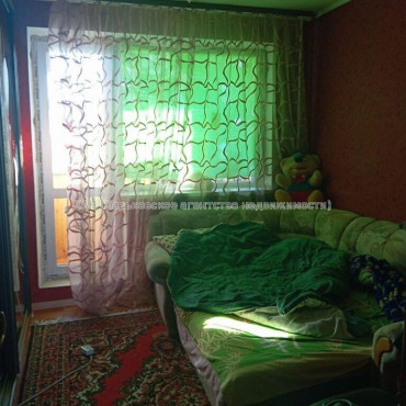 Продам квартиру, Натальи Ужвий ул. , 4  ком., 85 м², косметический ремонт 
