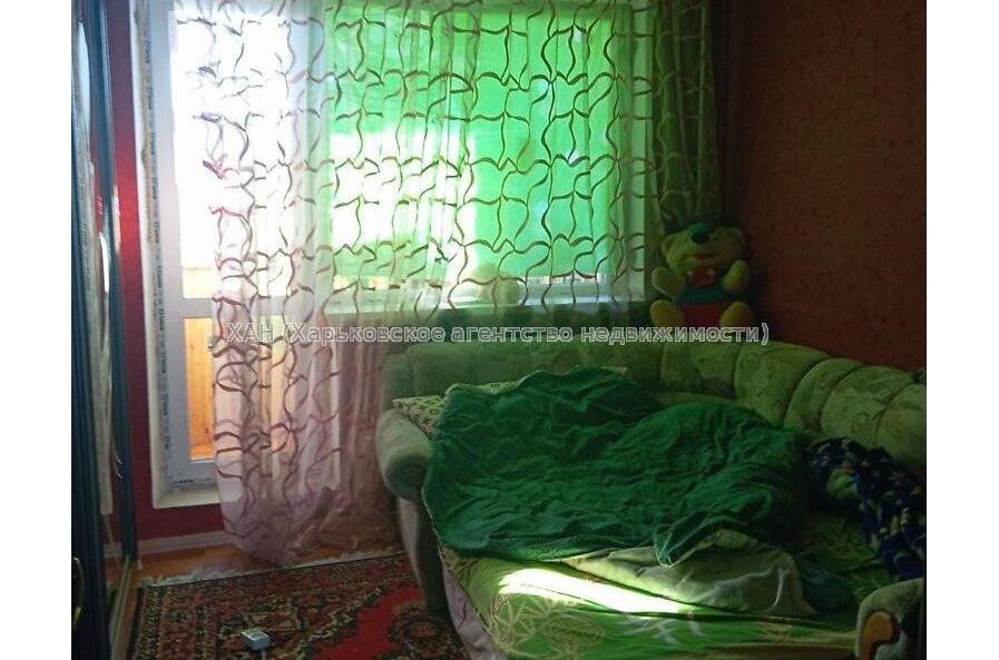 Продам квартиру, Натальи Ужвий ул. , 4  ком., 85 м², косметический ремонт 