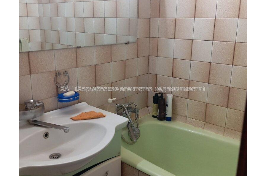 Продам квартиру, Натальи Ужвий ул. , 4  ком., 85 м², косметический ремонт 