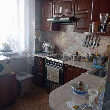Продам квартиру, Натальи Ужвий ул. , 4  ком., 85 м², косметический ремонт 