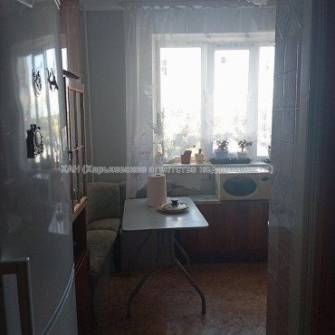 Продам квартиру, Натальи Ужвий ул. , 4  ком., 85 м², косметический ремонт 