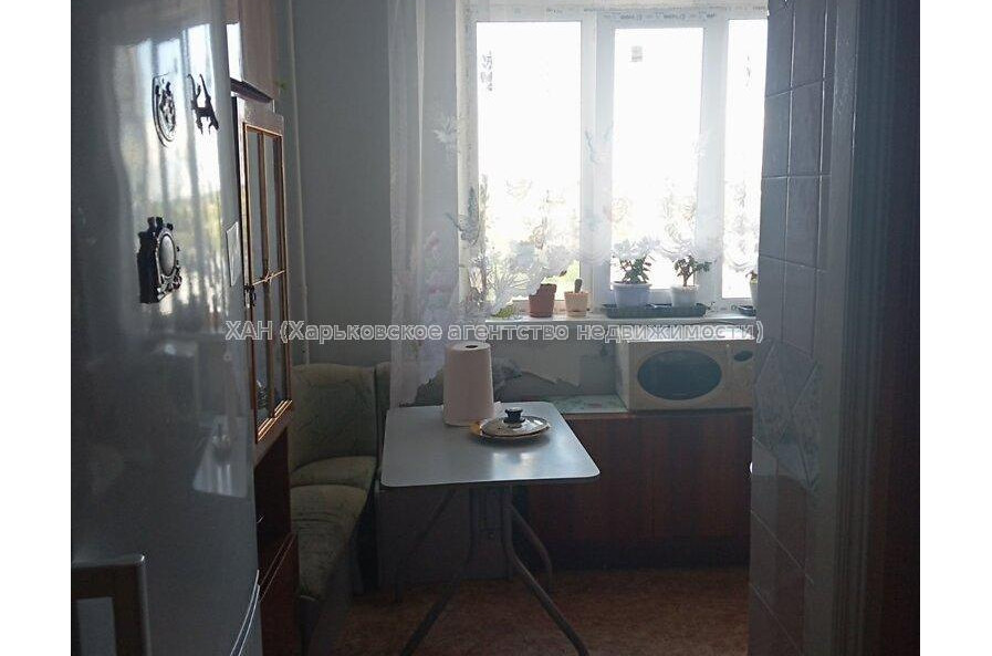 Продам квартиру, Натальи Ужвий ул. , 4  ком., 85 м², косметический ремонт 