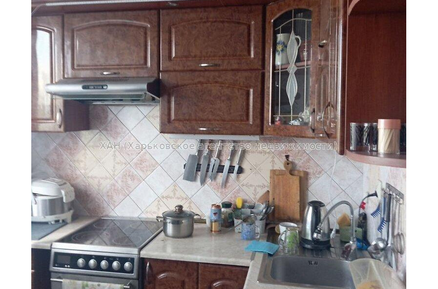 Продам квартиру, Натальи Ужвий ул. , 4  ком., 85 м², косметический ремонт 