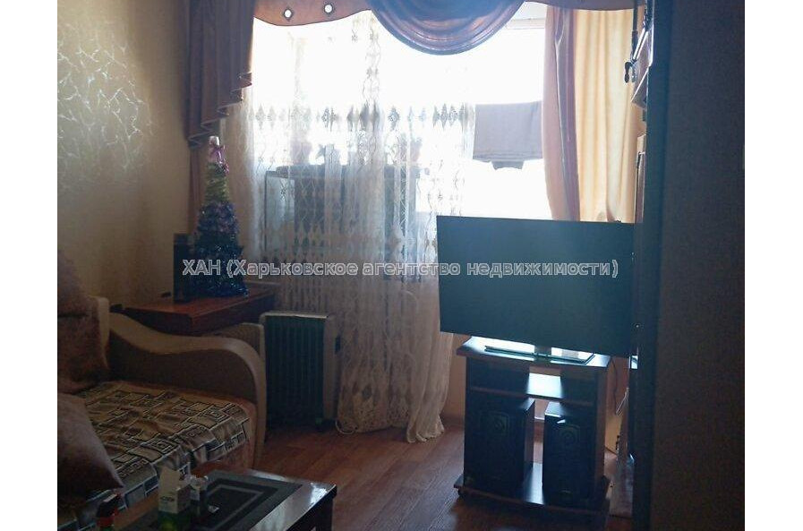Продам квартиру, Натальи Ужвий ул. , 4  ком., 85 м², косметический ремонт 