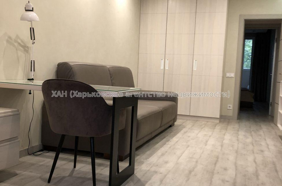Продам квартиру, Гвардейцев Широнинцев ул. , 3 кім., 65 м², авторский дизайн 