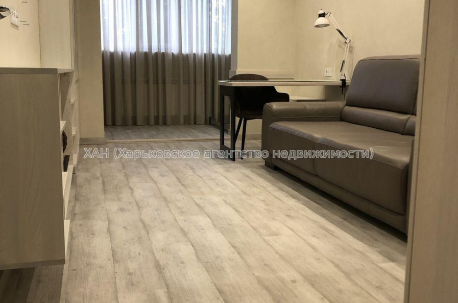 Продам квартиру, Гвардейцев Широнинцев ул. , 3 кім., 65 м², авторский дизайн 