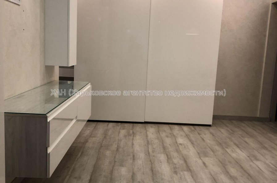 Продам квартиру, Гвардейцев Широнинцев ул. , 3 кім., 65 м², авторский дизайн 