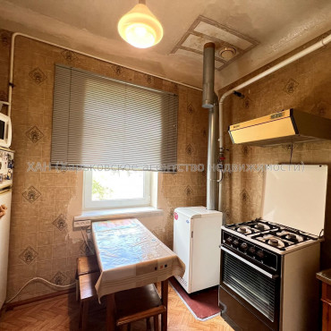 Продам будинок, Грищенко ул. , 63 , 91 м², 6 соток, частичный ремонт 