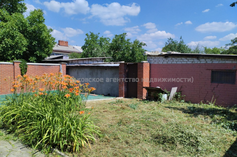 Продам дом, Крылова ул. , 126А , 82.70 м², 10 сот., косметический ремонт 