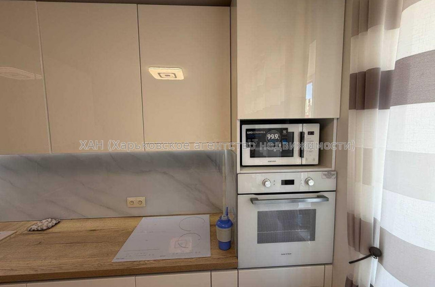 Продам квартиру, Героев Харькова просп. , 2 кім., 72 м², евроремонт 