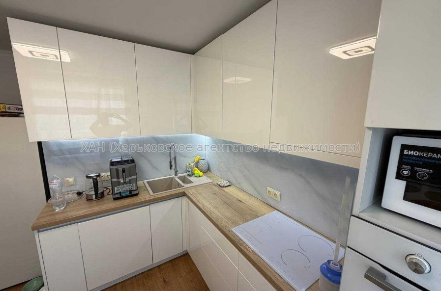 Продам квартиру, Героев Харькова просп. , 2 кім., 72 м², евроремонт 