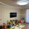 Продам квартиру, Героев Харькова просп. , 2 кім., 72 м², евроремонт 