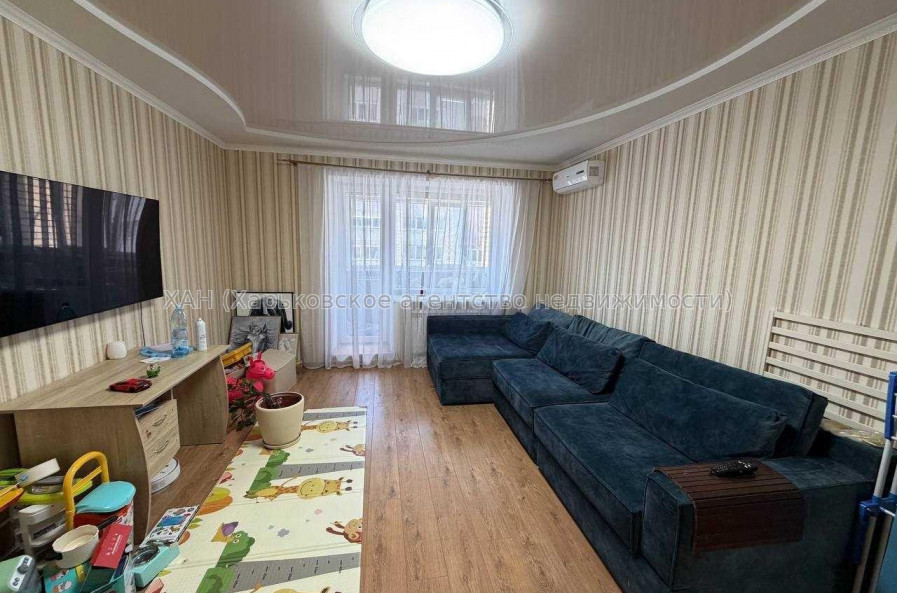 Продам квартиру, Героев Харькова просп. , 2 кім., 72 м², евроремонт 
