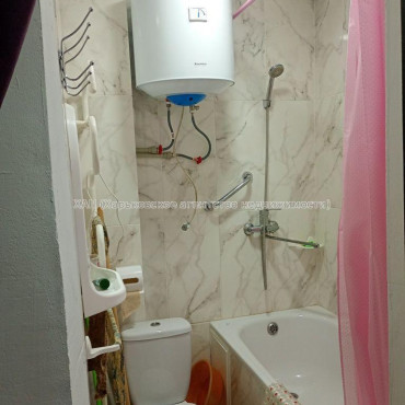 Продам квартиру, Любови Малой  просп. , 1 кім., 18 м², евроремонт 