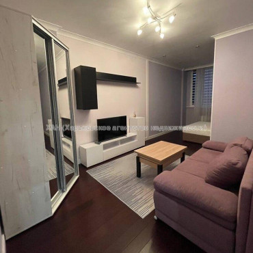 Продам квартиру, Отакара Яроша пер. , 2 кім., 81.90 м², авторский дизайн 