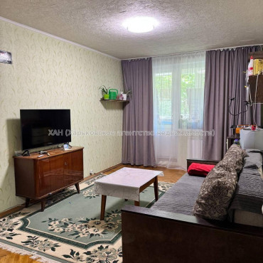 Продам квартиру, Зубарева Александра ул. , 2 кім., 48 м², косметический ремонт 