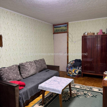 Продам квартиру, Зубарева Александра ул. , 2 кім., 48 м², косметический ремонт 