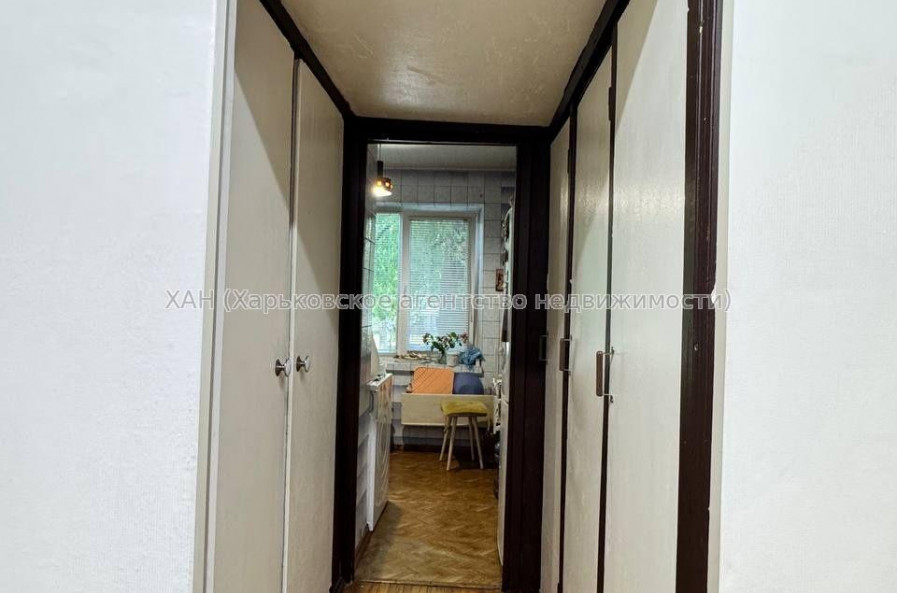 Продам квартиру, Зубарева Александра ул. , 2 кім., 48 м², косметический ремонт 