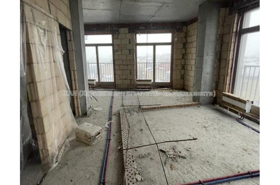 Продам квартиру, Свободы ул. , 3  ком., 92.30 м², без внутренних работ 