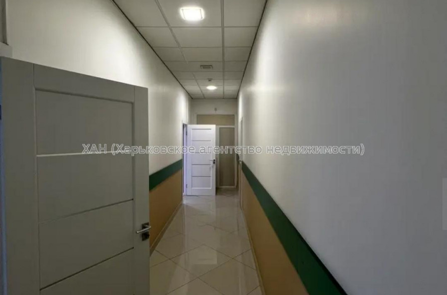 Сдам нежилую недвижимость, офисное помещение , 10  ком., 220 м², капитальный ремонт 