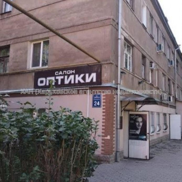 Сдам нежилую недвижимость, офисное помещение , 10  ком., 220 м², капитальный ремонт 
