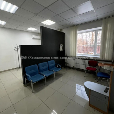 Сдам нежилую недвижимость, офисное помещение , 10  ком., 220 м², капитальный ремонт 