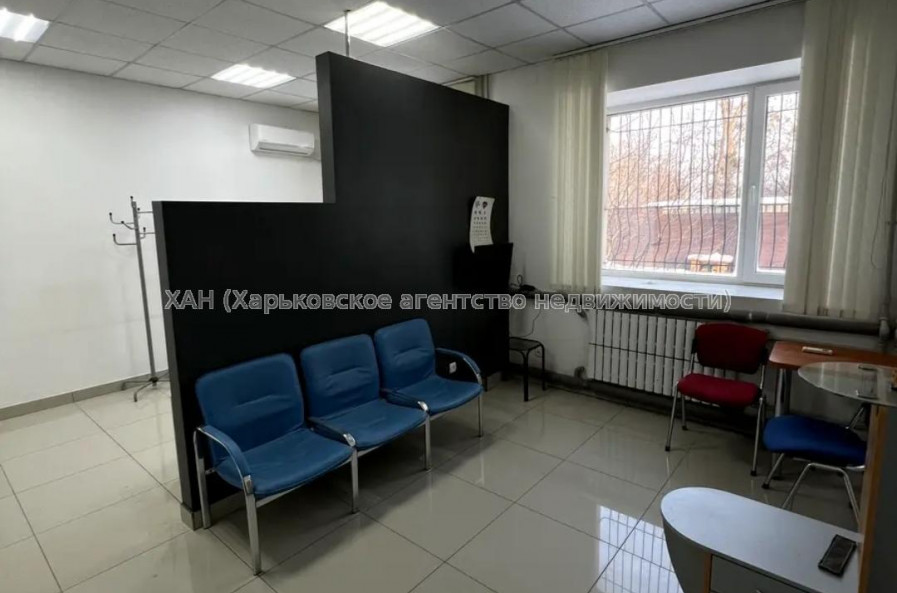 Сдам нежилую недвижимость, офисное помещение , 10  ком., 220 м², капитальный ремонт 