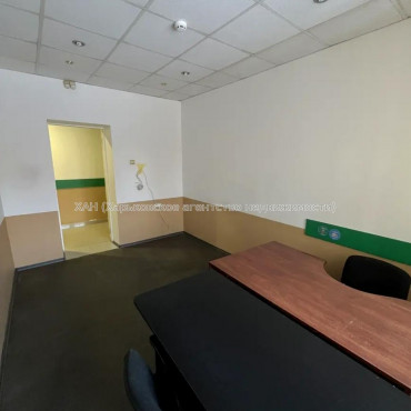 Сдам нежилую недвижимость, офисное помещение , 10  ком., 220 м², капитальный ремонт 