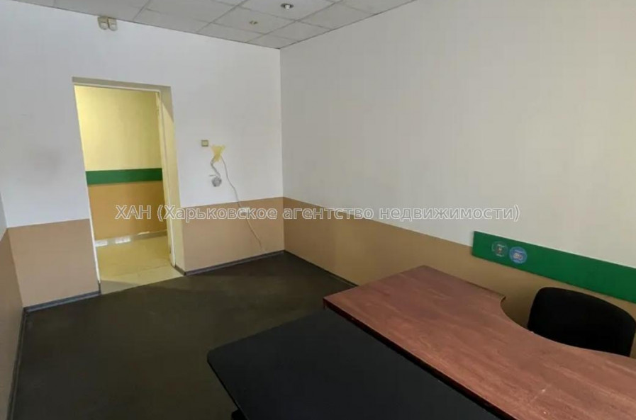 Сдам нежилую недвижимость, офисное помещение , 10  ком., 220 м², капитальный ремонт 