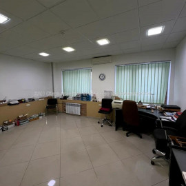 Сдам нежилую недвижимость, офисное помещение , 10  ком., 220 м², капитальный ремонт