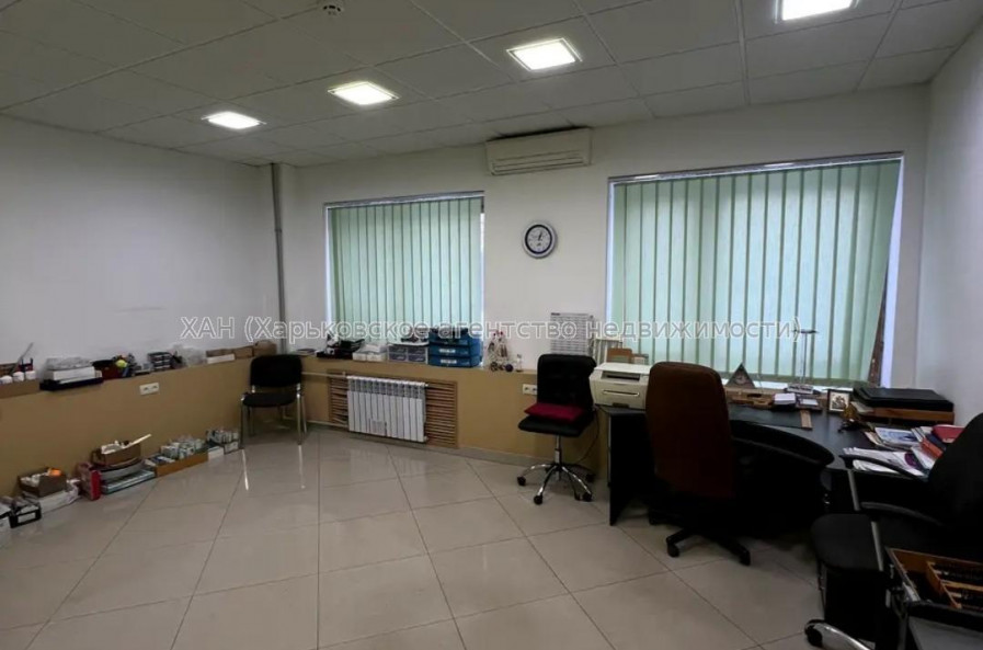 Сдам нежилую недвижимость, офисное помещение , 10  ком., 220 м², капитальный ремонт 