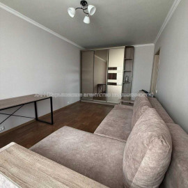 Продам квартиру, Аэрокосмический пр. , 2  ком., 45 м², косметический ремонт
