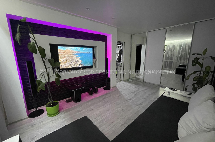 Продам квартиру, 92-й бригады ул. , 2 кім., 51 м², евроремонт 