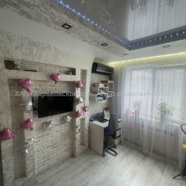 Продам квартиру, 92-й бригады ул. , 2 кім., 51 м², евроремонт 