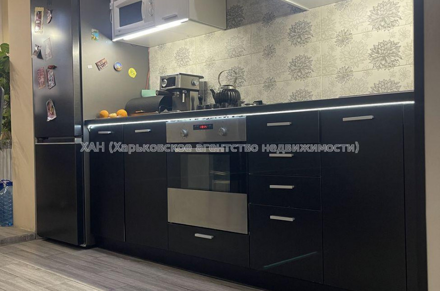 Продам квартиру, 92-й бригады ул. , 2 кім., 51 м², евроремонт 